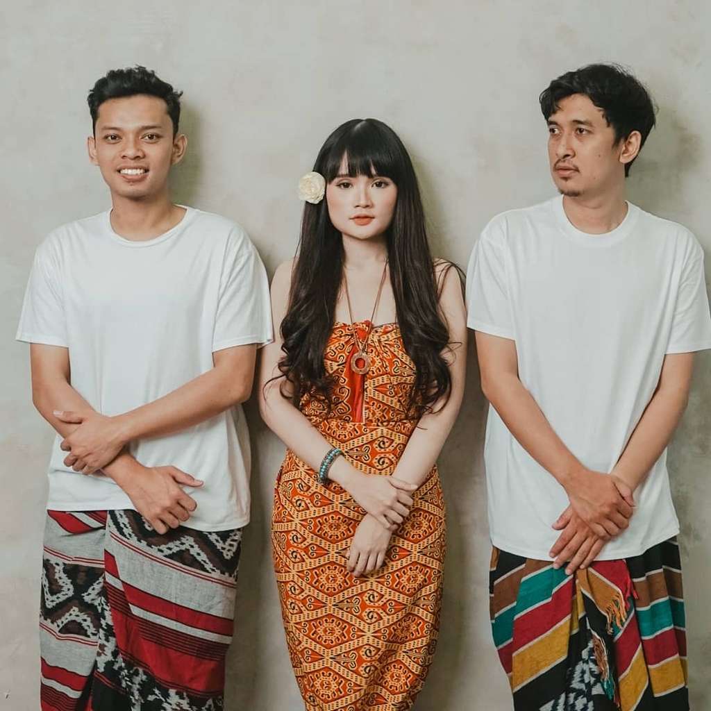 Potret Fanny Soegi Pelantun 'Asmalibrasi' yang Kini Viral, Penampilannya Jadi Sorotan!