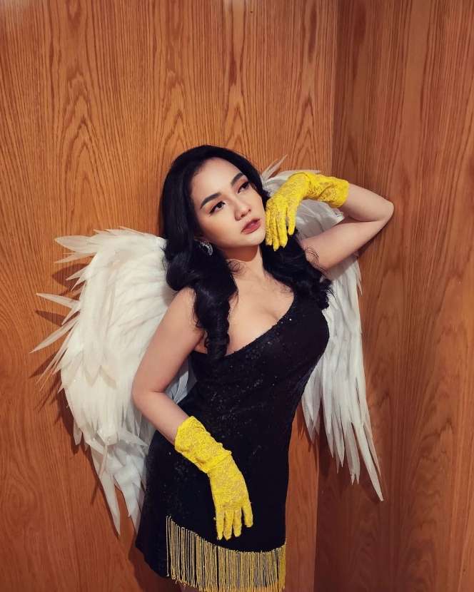 Kerap Tampil Seksi di Atas Panggung, Begini Potret Lala Widy Saat di Rumah, Penampilannya Beda Banget!