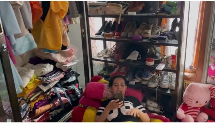 Kerap Tampil Seksi di Atas Panggung, Begini Potret Lala Widy Saat di Rumah, Penampilannya Beda Banget!