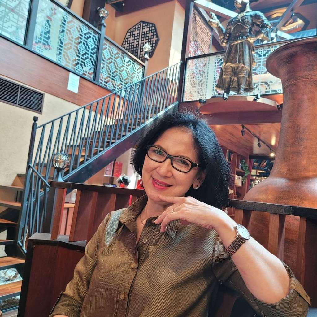 Masih Ingat Maureen Christy Ibu Sambung Nagita Slavina? Penampilan Modisnya Bikin Salfok, Begini Kabar Terbarunya!