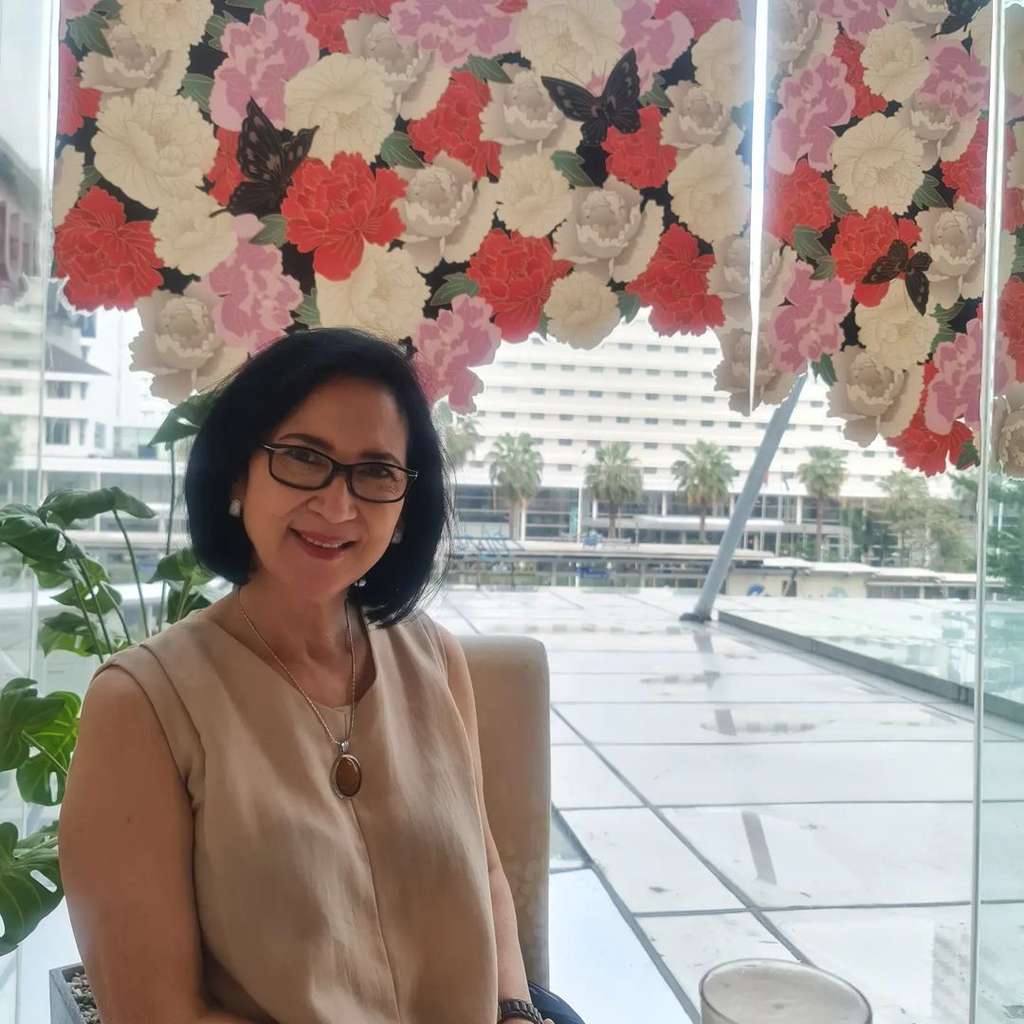 Masih Ingat Maureen Christy Ibu Sambung Nagita Slavina? Penampilan Modisnya Bikin Salfok, Begini Kabar Terbarunya!