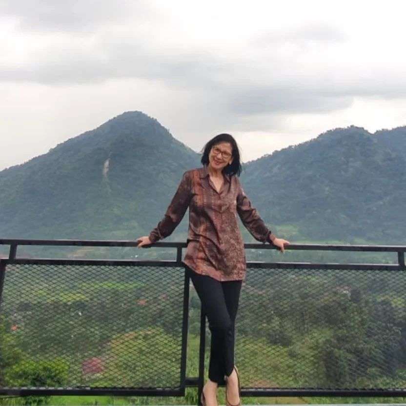 Masih Ingat Maureen Christy Ibu Sambung Nagita Slavina? Penampilan Modisnya Bikin Salfok, Begini Kabar Terbarunya!
