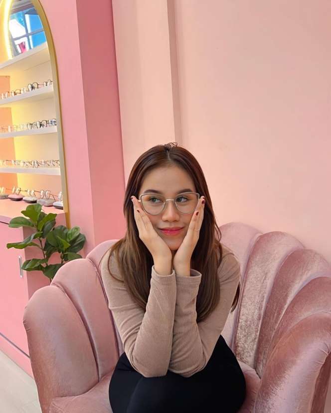 Masih Ingat Adik Mendiang Vanessa Angel, Mayang Lucyana? Penampilannya Bikin Banyak Orang Tercengang  