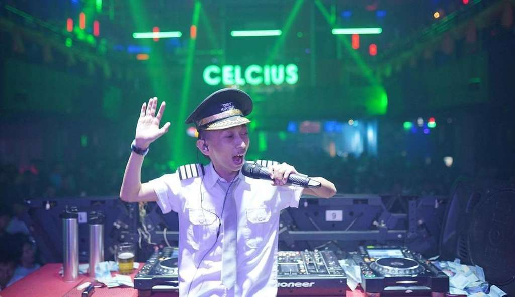 Ingat Omo Kucrut, Pemeran Si Ceking di Sinetron Ronaldowati? Kini Jadi DJ Terkenal, Penampilannya Saat Manggung Bikin Pangling