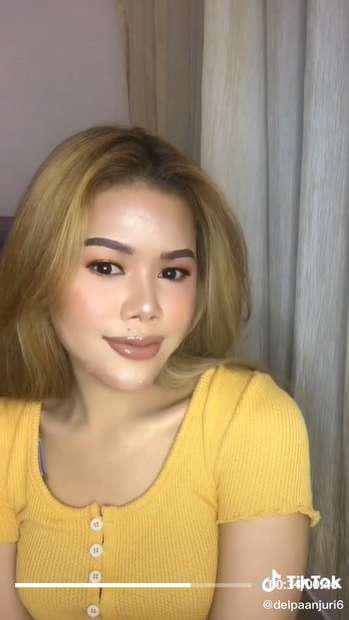 Wanita Berambut Keriting dengan Bekas Jerawat Ini Makeup Mirip Nikita Mirzani, Hasilnya Bikin Syok, Bak Kembar Identik!