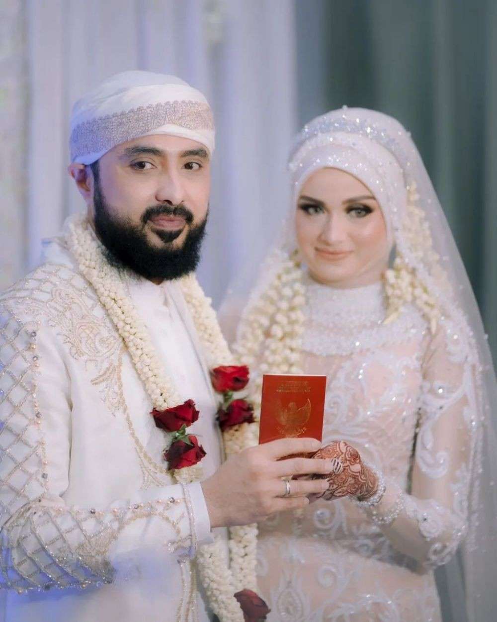 Menikah Lewat Taaruf, 8 Pasangan Artis ini Berujung Cerai, Ada yang Berakhir Musuhan!