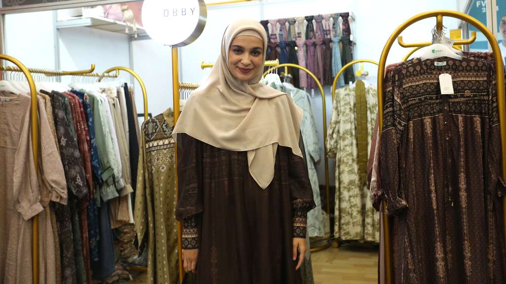 Koleksi Busana Muslim IFW, Jadi Inspirasi Shireen Sungkar Saat Lebaran