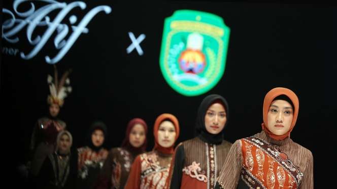 FOTO: 'Rakata Andala' Koleksi Terbaru Lia Alif di IFW 2023 