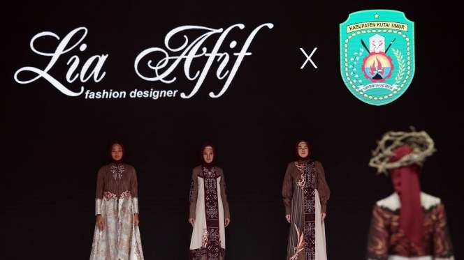 FOTO: 'Rakata Andala' Koleksi Terbaru Lia Alif di IFW 2023 