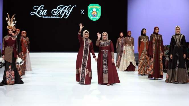 FOTO: 'Rakata Andala' Koleksi Terbaru Lia Alif di IFW 2023 