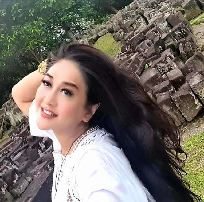 Masih Ingat Model Iklan Produk Kecantikan Ini? Dulu Jadi Artis Hits Era 90-an, Kini Jadi Duta Perdamaian Dunia, Penampilannya Bikin Pangling