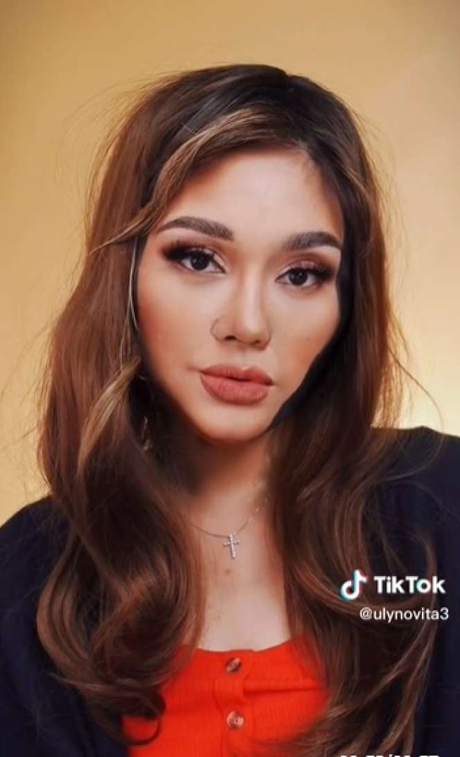 Wanita Ini Pamer Makeup Mirip Bunda Corla, Hasilnya Bikin Takjub, Bak Pinang Dibelah Dua!