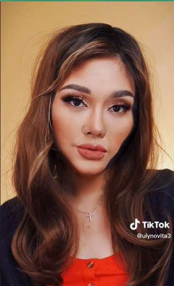 Wanita Ini Pamer Makeup Mirip Bunda Corla, Hasilnya Bikin Takjub, Bak Pinang Dibelah Dua!