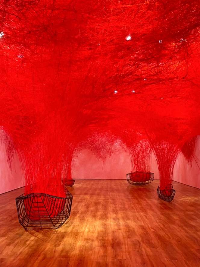 Menikmati Akhir Pekan di Museum Macan, Melihat Keindahan Karya Chiharu Shiota