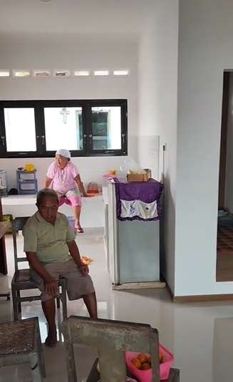 Potret Transformasi Rumah Nenek di Desa Usai Direnovasi Total, Hasilnya Beda Banget, Tetangga Auto Datang!