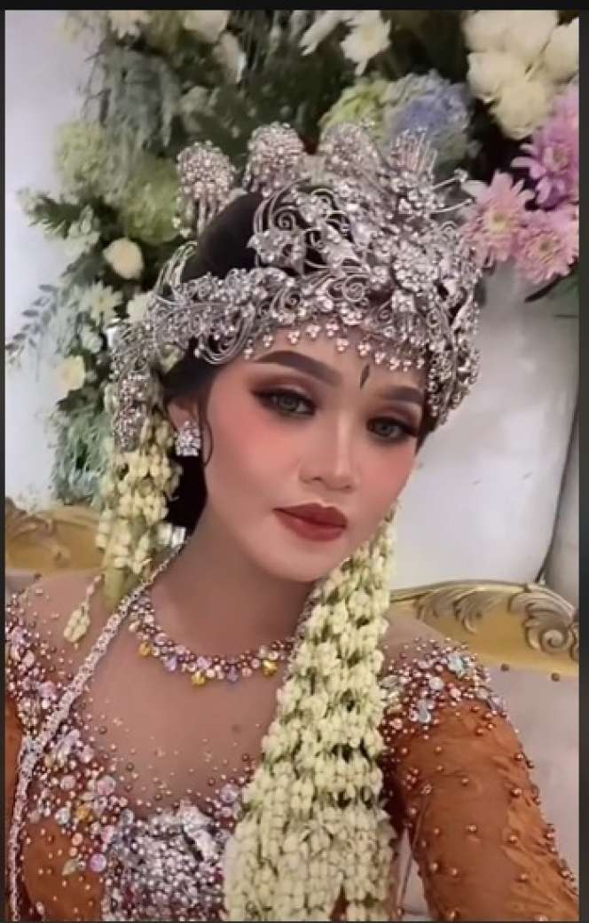 MUA Ini Pilih Makeup Sendiri di Hari Pernikahan, Hasilnya Diluar Dugaan, Begini Potretnya!