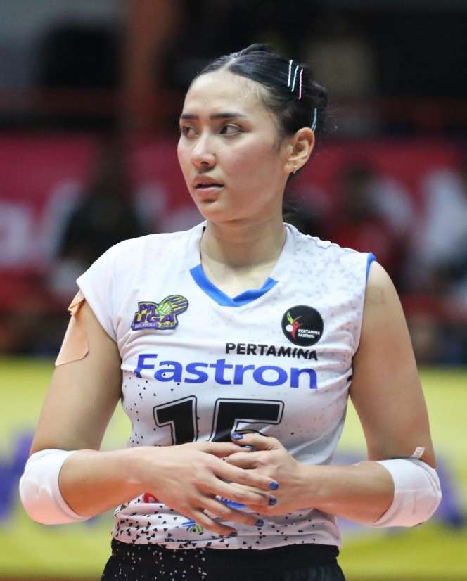 Adu Potret Gaya Yolla Yuliana VS Shella Bernadetha, Pemain Voli Andalan Timnas, Paras Cantiknya Bikin Klepek-klepek!
