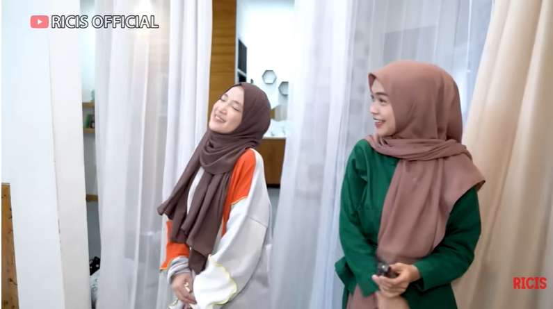 10 Potret Markas Nissa Sabyan dan Ayus yang Jarang Tersorot, Dalamnya Bikin Terkejut!