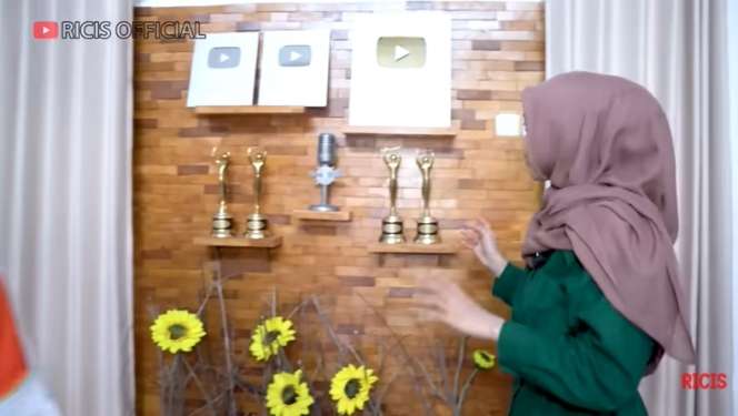 10 Potret Markas Nissa Sabyan dan Ayus yang Jarang Tersorot, Dalamnya Bikin Terkejut!