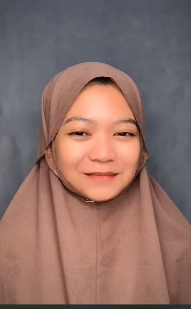 Potret Transformasi Makeup Wanita Ini Bikin Pangling, Hasilnya Beda Banget, Tekniknya Bikin Geleng-geleng Kepala!