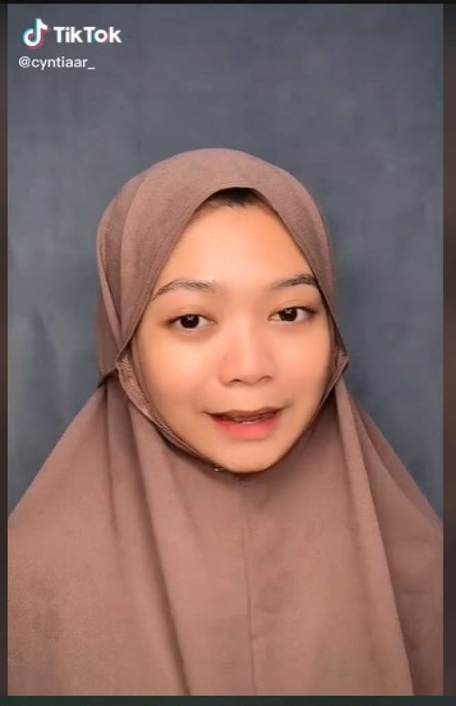 Potret Transformasi Makeup Wanita Ini Bikin Pangling, Hasilnya Beda Banget, Tekniknya Bikin Geleng-geleng Kepala!