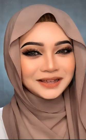 Potret Transformasi Makeup Wanita Ini Bikin Pangling, Hasilnya Beda Banget, Tekniknya Bikin Geleng-geleng Kepala!