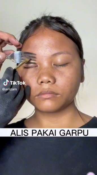 MUA Pamer Skill Makeup Pengantin Pakai Sendok dan Garpu, Hasilnya Diluar Dugaan!