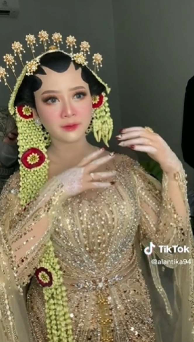 Viral Pengantin Makeupnya Mirip Karakter Anime, Para Tamu Undangan Auto Nggak Kedip!