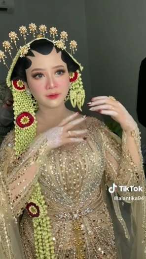Viral Pengantin Makeupnya Mirip Karakter Anime, Para Tamu Undangan Auto Nggak Kedip!