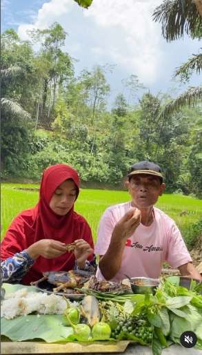 10 Potret Pasangan Beda Usia 36 Tahun yang Viral, Disebut Bak Ayah & Anak, Nasib Sang Wanita Bikin Haru