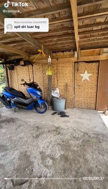 10 Potret Rumah Anti Sombong, Luarnya Gubuk Jelek dari Bambu, Dalamnya Bak Apartemen Mewah, Keren Abis!
