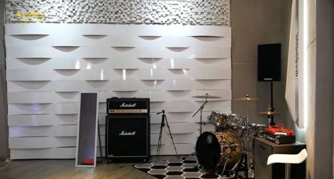 Jarang Tersorot, Potret Rumah Megah nan Mewah Ian Kasela, Bergaya Barat Dalamnya Bikin Melongo!