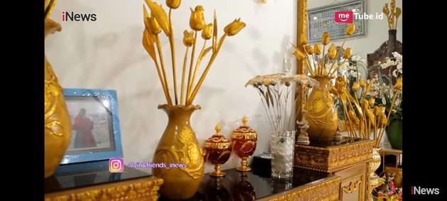 Potret Rumah Mewah Mamah Dedeh, Serba Berlapis 'Emas'!