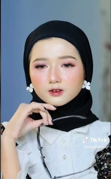 Potret Makeup Korean Look di Wajah Arab, Hasilnya Bikin Pangling, Skill MUA Bukan Kaleng-kaleng!