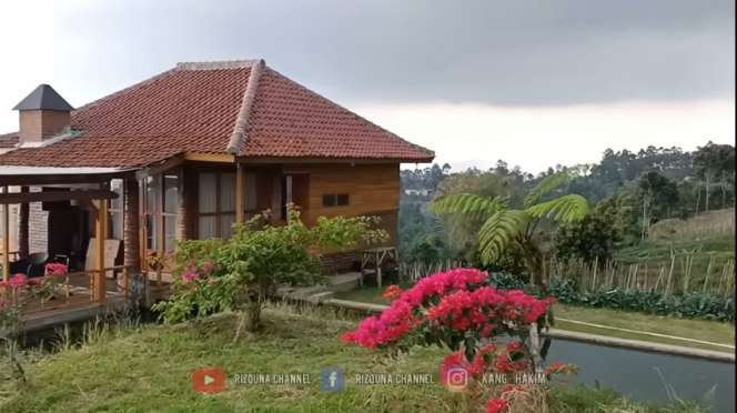 Potret Rumah Mewah Milik Pengusaha Cantik yang Hidup di Desa, Hasil Sekali Panen Bisa Beli Satu Mobil!