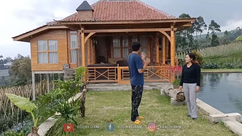 Potret Rumah Mewah Milik Pengusaha Cantik yang Hidup di Desa, Hasil Sekali Panen Bisa Beli Satu Mobil!