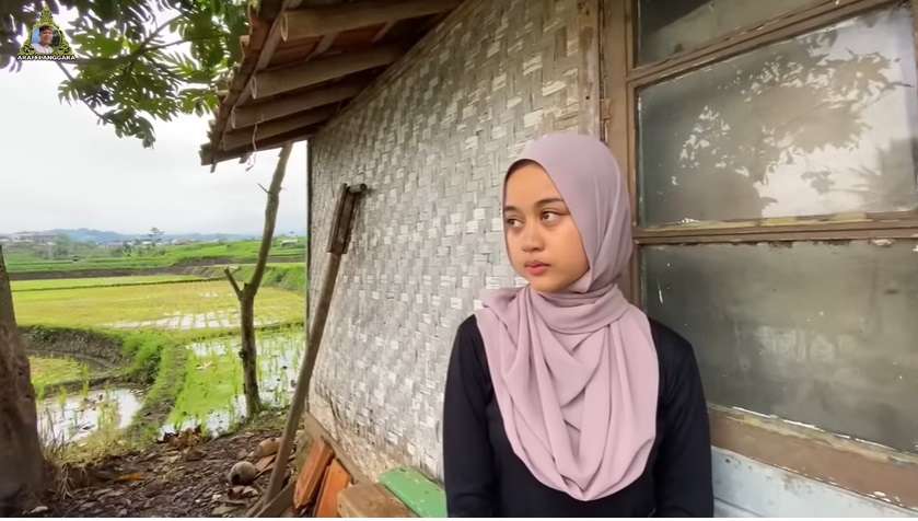 Potret Gadis Cantik yang Hidup di Desa, Rela Jadi Petani Cabai Demi Hidupi Adik, Kisahnya Bikin Haru!