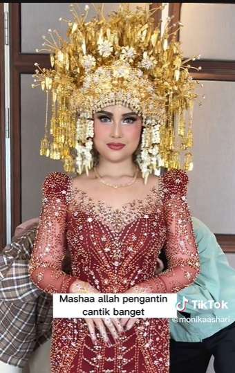 Pengantin Dirias Sambil Tiduran Karena Demam Tinggi, Hasilnya Malah Bikin Syok, Netizen: `Kuat Banget`