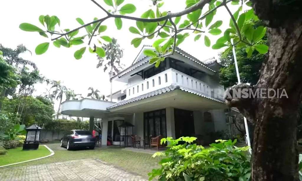 Potret Rumah Mewah Ita Mustafa yang Disebut Pacar Pertama Tommy Soeharto, Berdiri di Atas Tanah 2.000 Meter