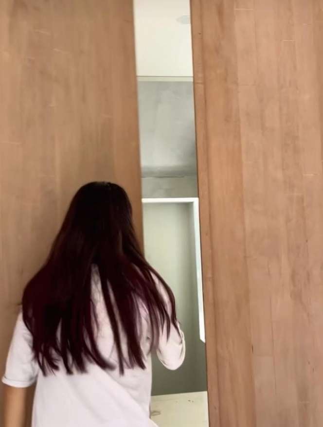 10 Potret Rumah Baru Arie Kriting & Indah Permatasari yang Dinyinyiri Ibu Mertua, Super Mewah 3 Lantai