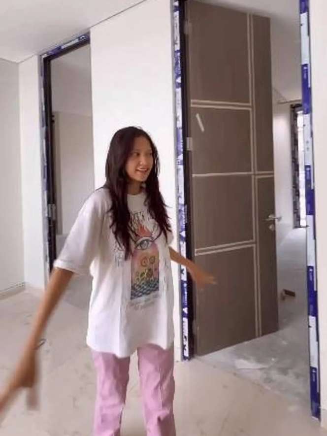 10 Potret Rumah Baru Arie Kriting & Indah Permatasari yang Dinyinyiri Ibu Mertua, Super Mewah 3 Lantai