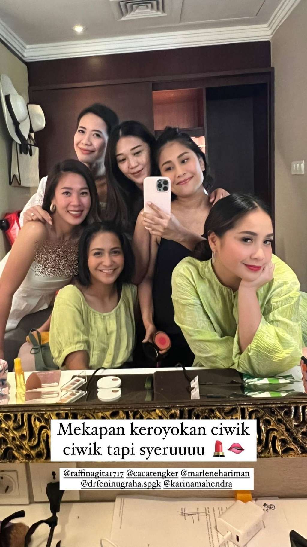 9 Potret Nagita Slavina Liburan di Bali, Pakai Baju Bikini di Pantai, Jadi Sorotan Netizen