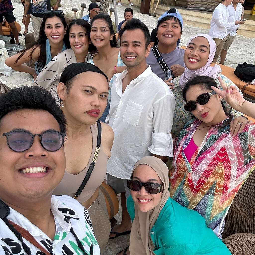 9 Potret Nagita Slavina Liburan di Bali, Pakai Baju Bikini di Pantai, Jadi Sorotan Netizen