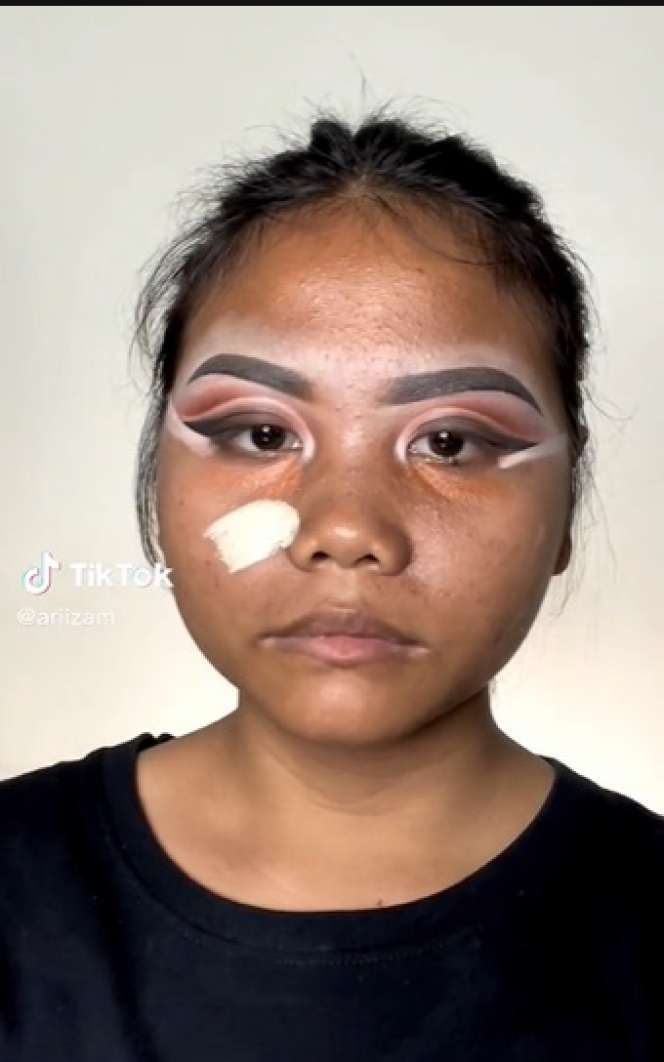 MUA Ini Bagikan Rahasia Makeup Pengantin Bikin Pangling, Jadi Kayak Beda Orang!
