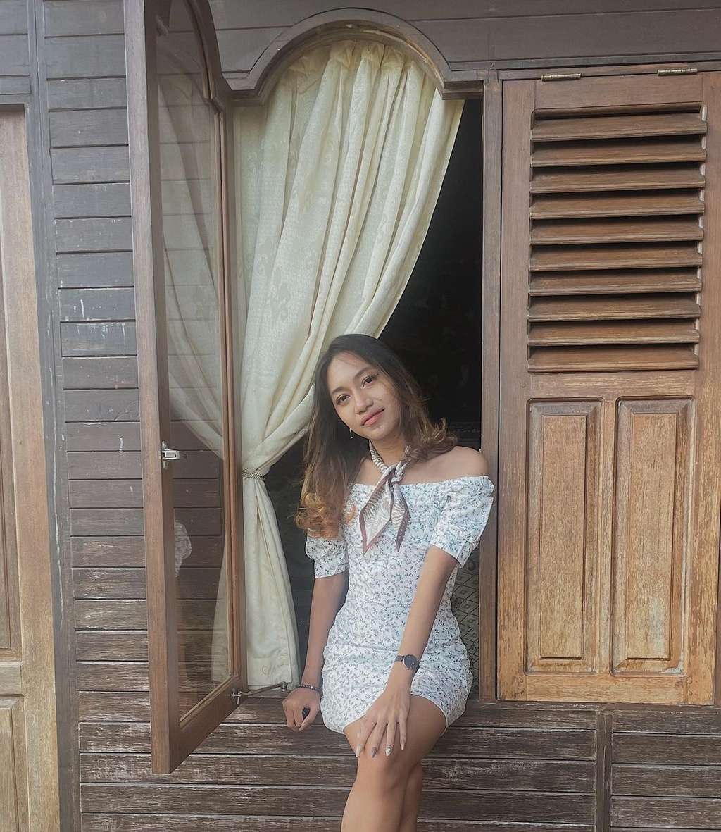 Potret Sosok Jegeg Bulan Penyanyi Koplo Asal Bali yang Viral Nyanyikan Lagu 'Care Bebek'
