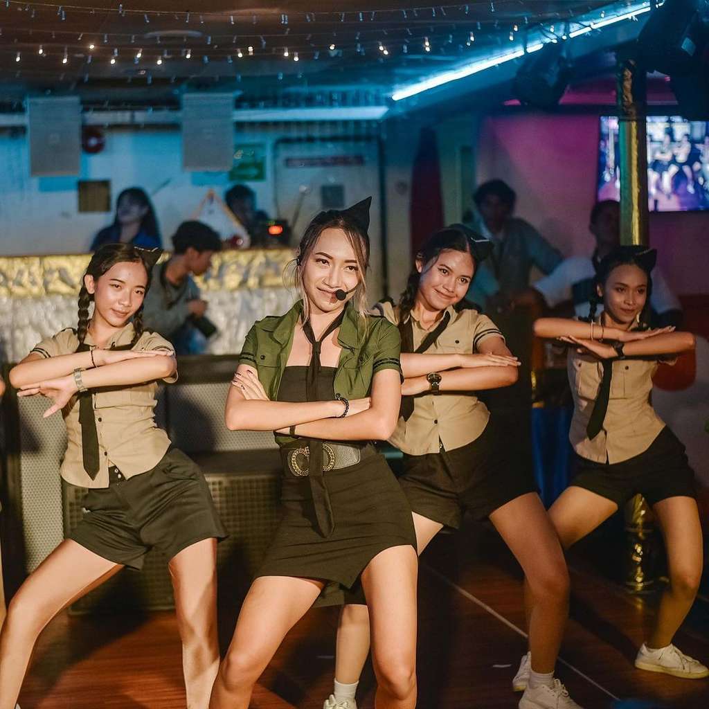 Potret Sosok Jegeg Bulan Penyanyi Koplo Asal Bali yang Viral Nyanyikan Lagu 'Care Bebek'