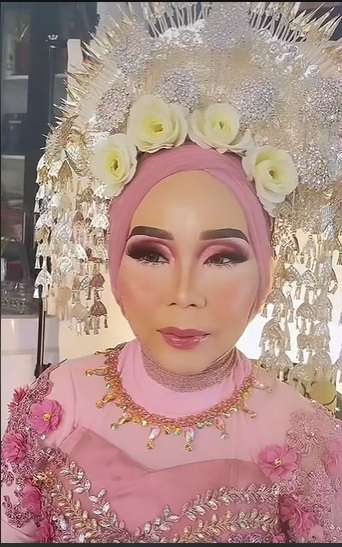 Potret Makeover Ibu Penjual Sayur, Hasilnya Jadi Beda Banget, Bikin Syok!