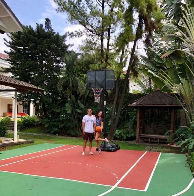10 Adu Mewah Rumah Meriam Bellina VS Diah Permatasari, Dua Bidadari Warkop DKI, Bak Bumi & Langit?
