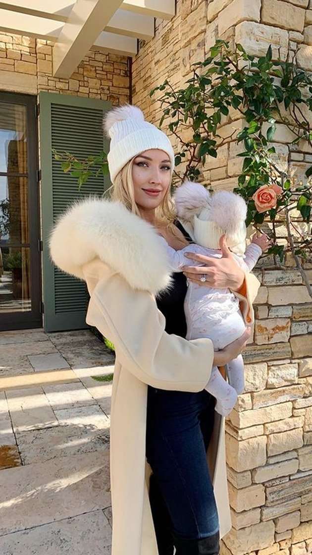 Potret Terbaru Varsha Strauss, Bule Cantik Keluarga Cendana