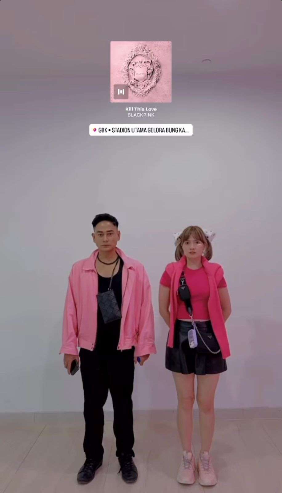 25 Gaya Artis Nonton Konser BLACKPINK, Nia Ramadhani & Ayu Ting Ting Dandan Bak Idol Korea!